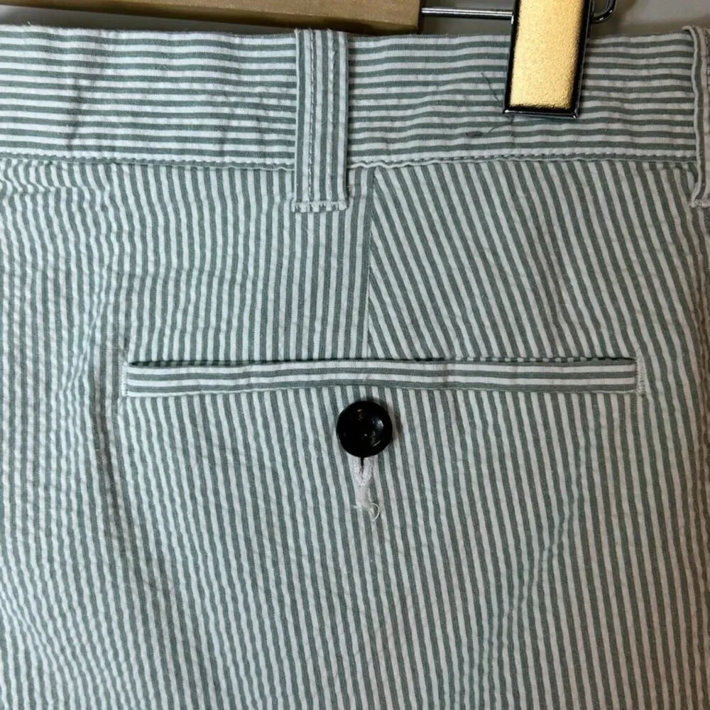 J. Crew Men's Green White Pinstripe Seersucker Flat Front PreppyPinst Shorts Siz